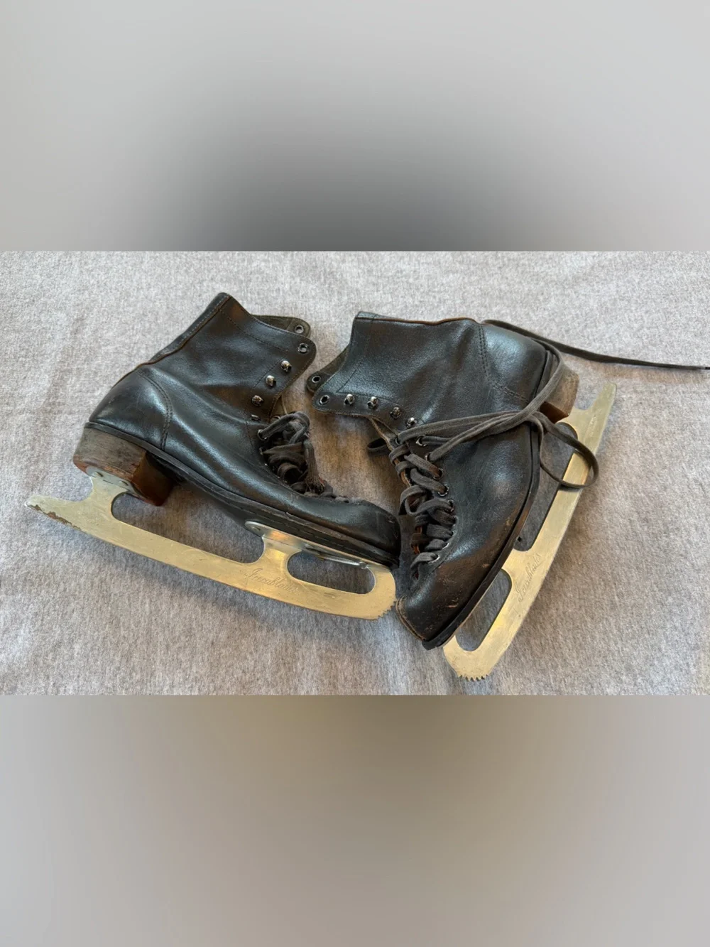 Black Leather women’s Figure Skates - Classic Lace-Up Design
